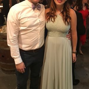 Lulu’s mint green gown